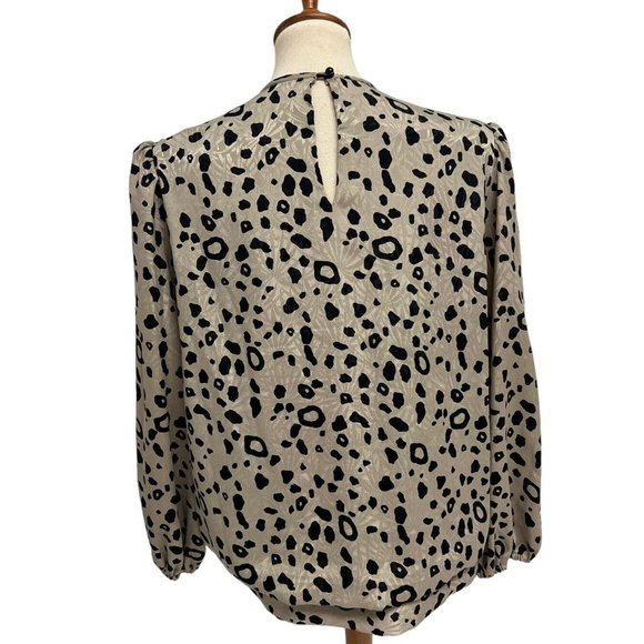Darcy Women's Long Sleeve Light Gold Pleated Cheetah Print Blouse Size L - Picture 4 of 12